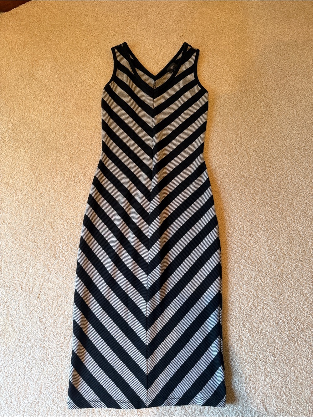 Mossimo Black and White Chevron Midi Dress XS GUC